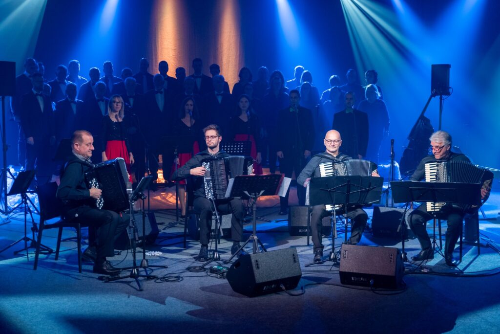 $bellows4tales in a concert